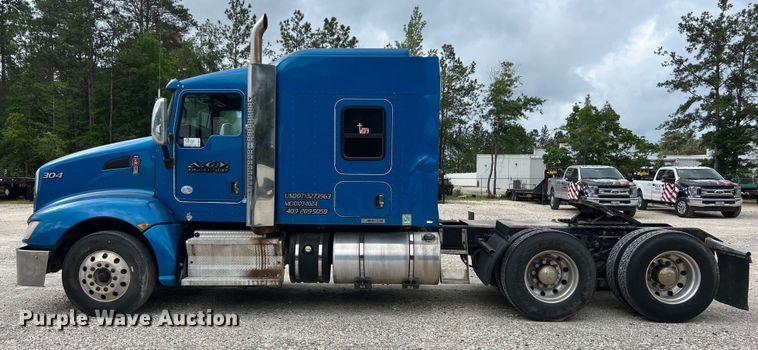 image for item DS3010 2013 Kenworth T660 semi truck