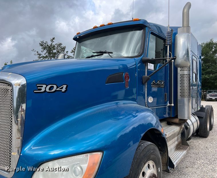 image for item DS3010 2013 Kenworth T660 semi truck