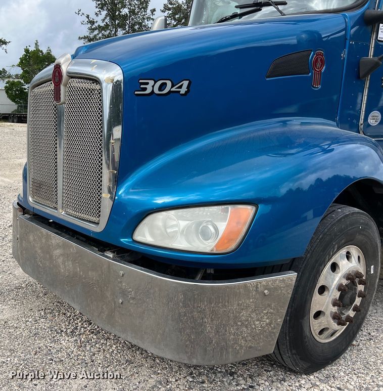 image for item DS3010 2013 Kenworth T660 semi truck