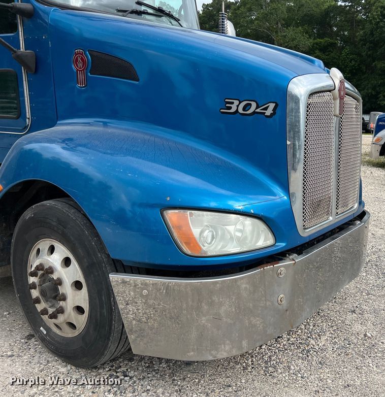 image for item DS3010 2013 Kenworth T660 semi truck