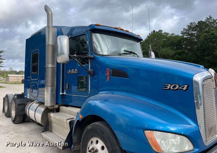 image for item DS3010 2013 Kenworth T660 semi truck