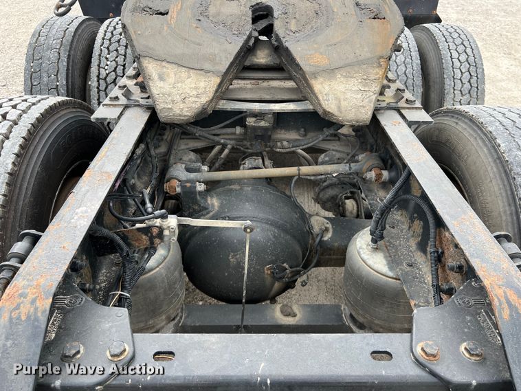 image for item DS3010 2013 Kenworth T660 semi truck