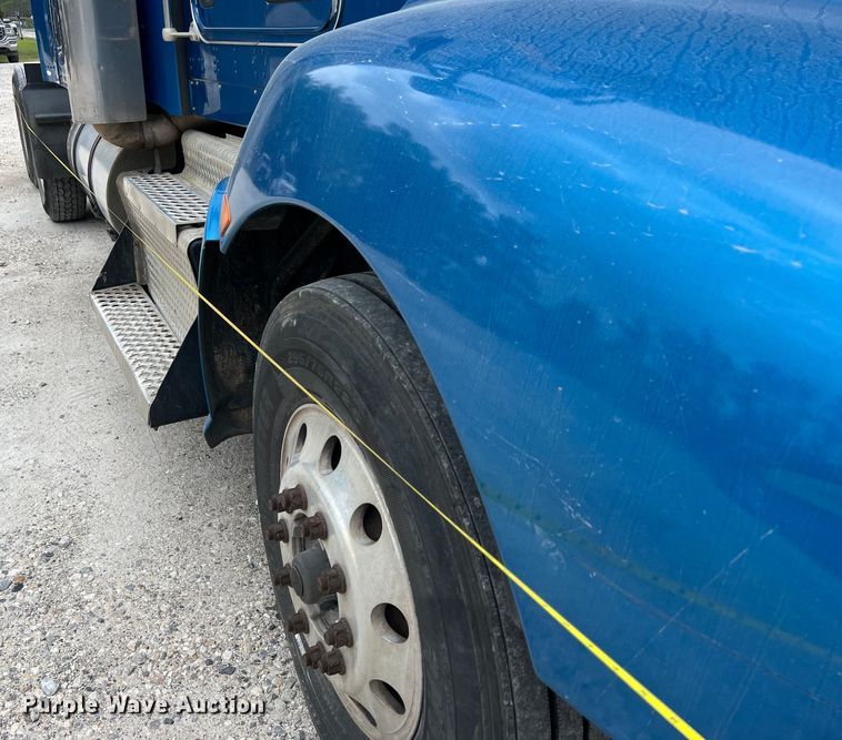 image for item DS3010 2013 Kenworth T660 semi truck