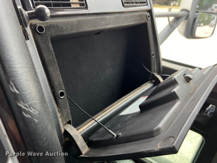 image for item DS3010 2013 Kenworth T660 semi truck