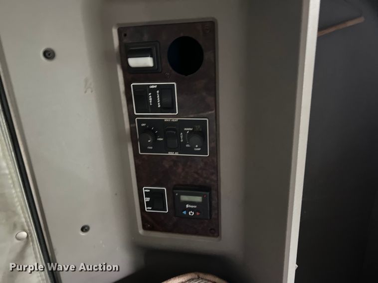 image for item DS3010 2013 Kenworth T660 semi truck