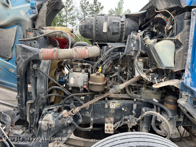 image for item DS3010 2013 Kenworth T660 semi truck