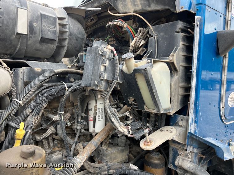 image for item DS3010 2013 Kenworth T660 semi truck