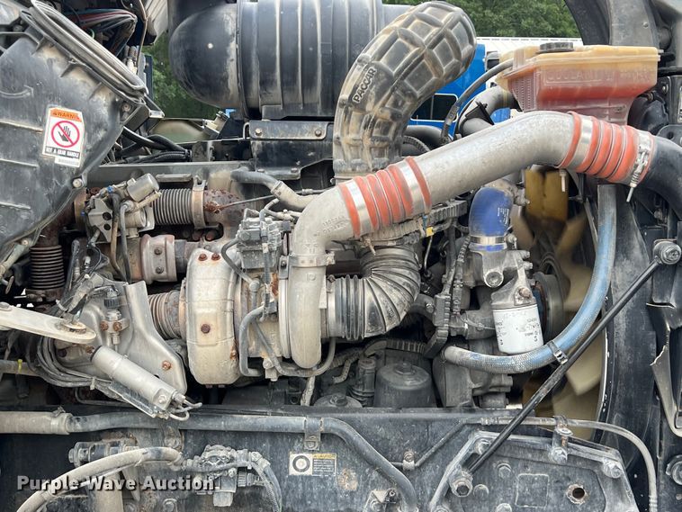 image for item DS3010 2013 Kenworth T660 semi truck