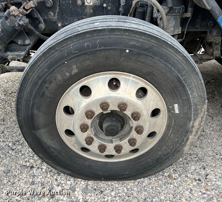 image for item DS3010 2013 Kenworth T660 semi truck