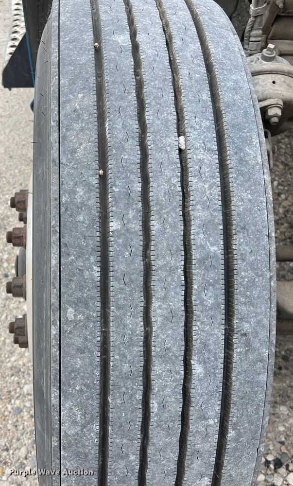 image for item DS3010 2013 Kenworth T660 semi truck