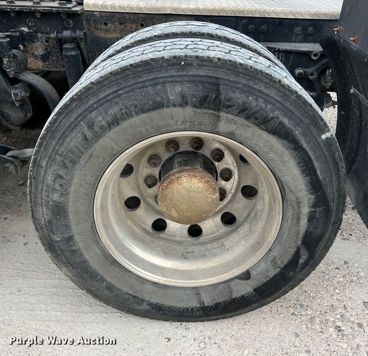 image for item DS3010 2013 Kenworth T660 semi truck