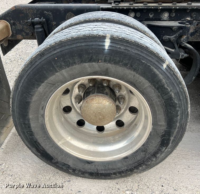 image for item DS3010 2013 Kenworth T660 semi truck