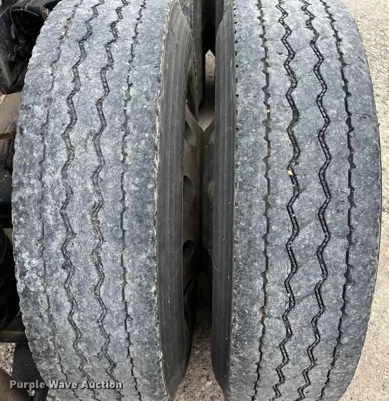 image for item DS3010 2013 Kenworth T660 semi truck