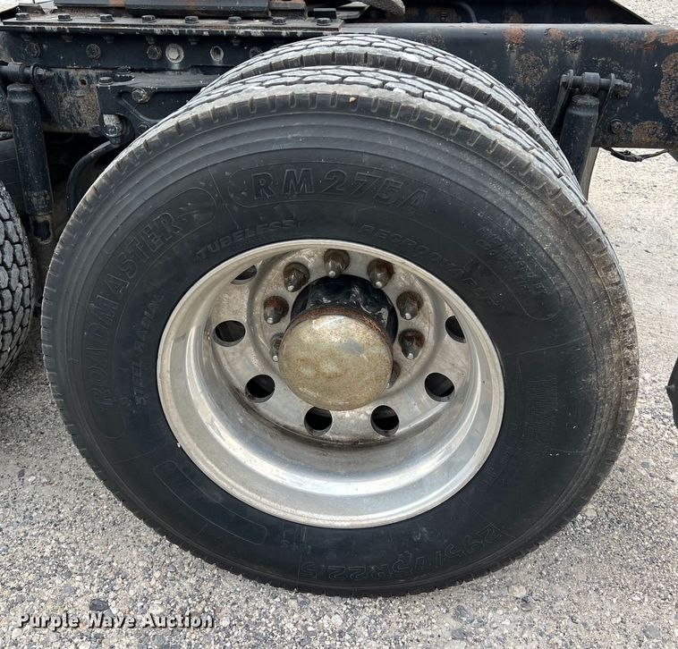 image for item DS3010 2013 Kenworth T660 semi truck