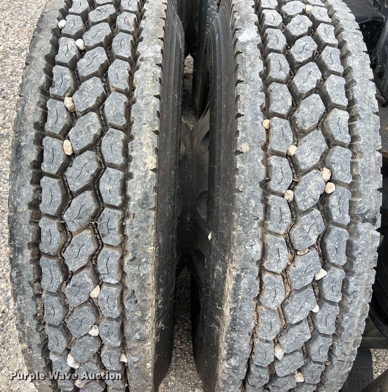 image for item DS3010 2013 Kenworth T660 semi truck