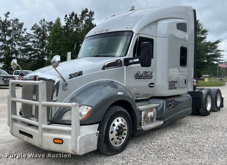 image for item DS3011 2014 Kenworth T680 semi truck