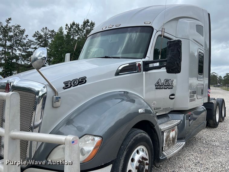 image for item DS3011 2014 Kenworth T680 semi truck