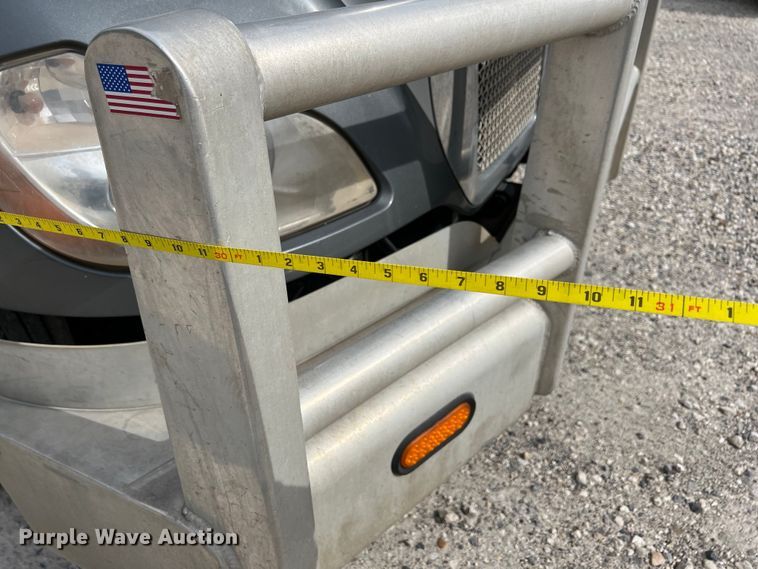 image for item DS3011 2014 Kenworth T680 semi truck