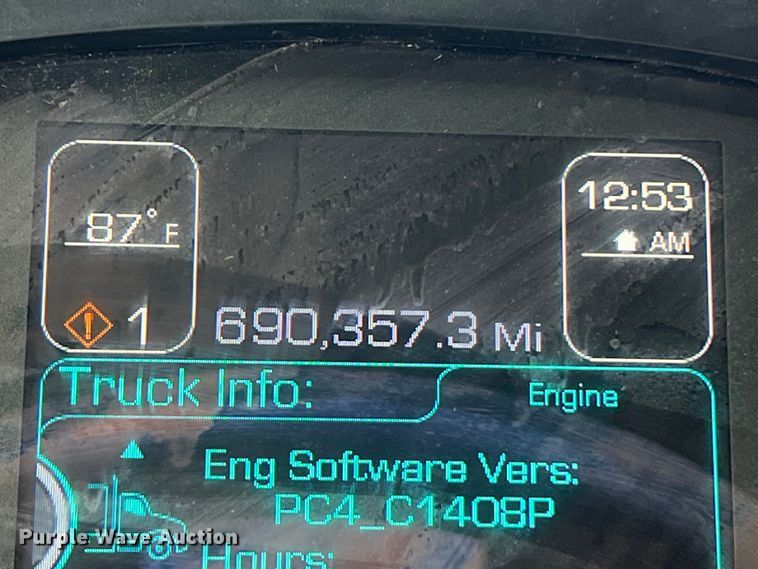 image for item DS3011 2014 Kenworth T680 semi truck