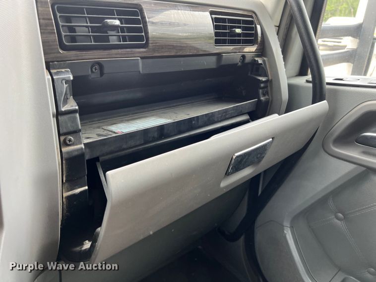 image for item DS3011 2014 Kenworth T680 semi truck