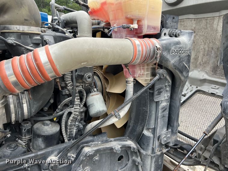 image for item DS3011 2014 Kenworth T680 semi truck