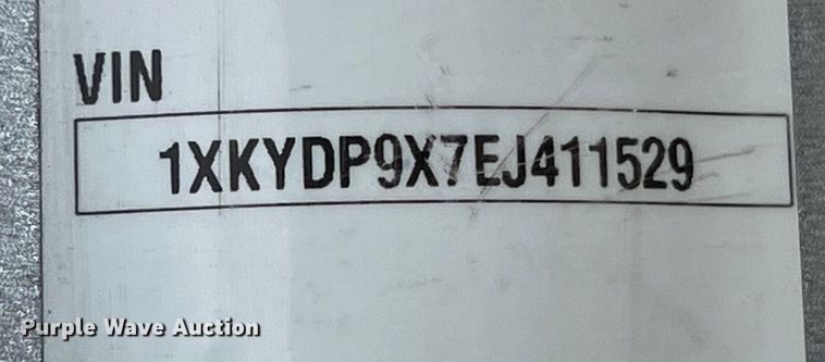 image for item DS3011 2014 Kenworth T680 semi truck