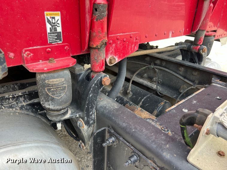 image for item DS3012 2009 Peterbilt  386 semi truck