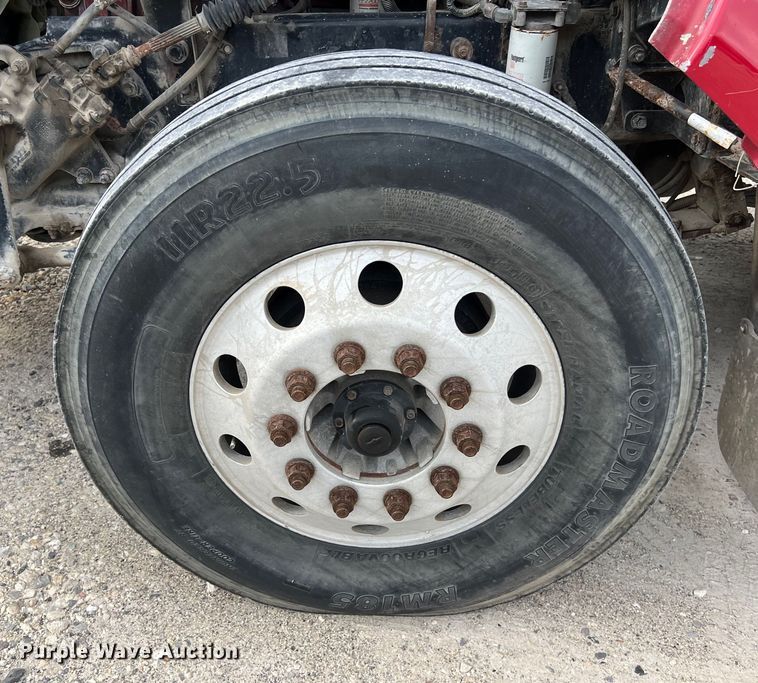 image for item DS3012 2009 Peterbilt  386 semi truck