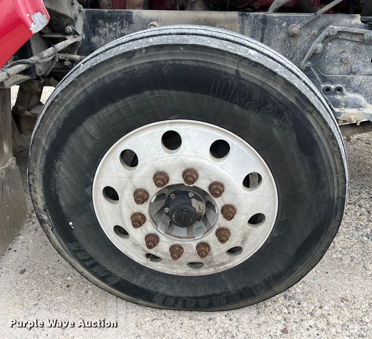 image for item DS3012 2009 Peterbilt  386 semi truck