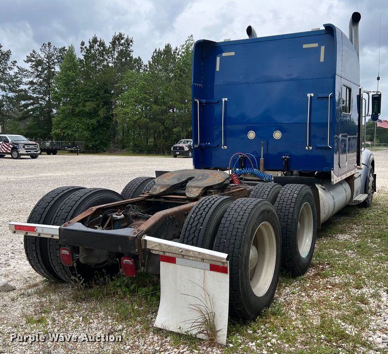 image for item DS3013 2008 Peterbilt  386 semi truck