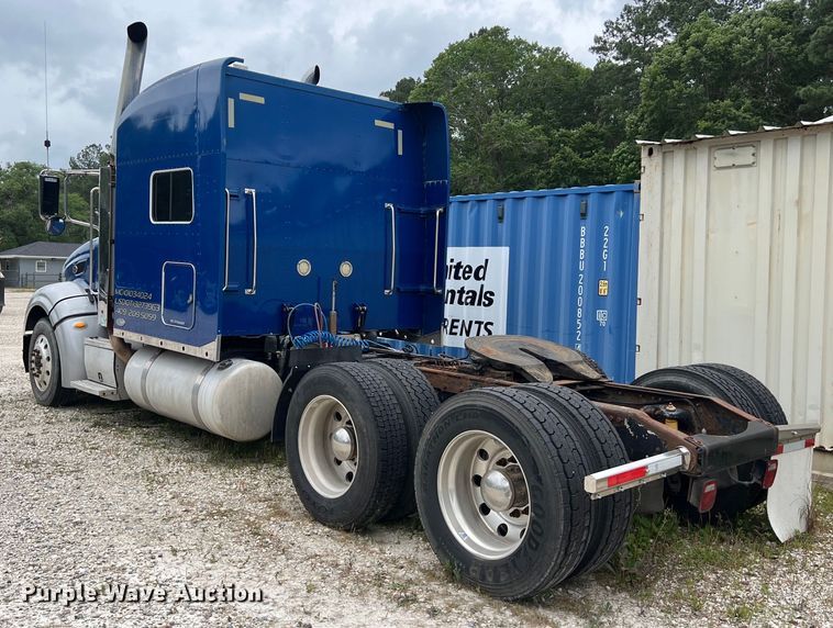 image for item DS3013 2008 Peterbilt  386 semi truck