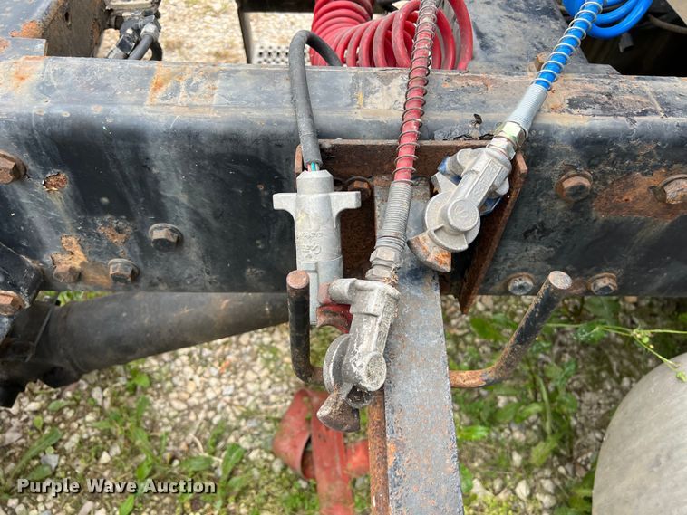 image for item DS3013 2008 Peterbilt  386 semi truck