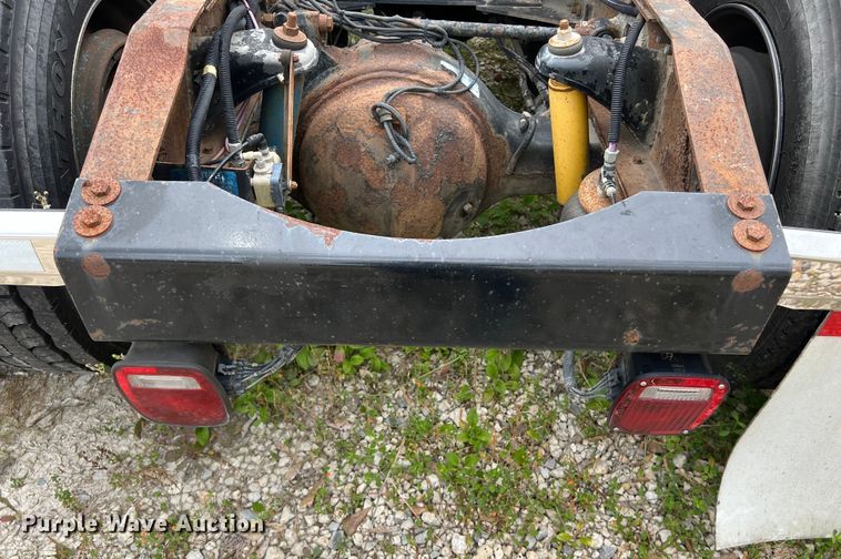 image for item DS3013 2008 Peterbilt  386 semi truck