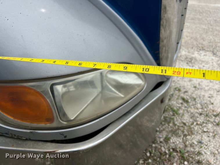 image for item DS3013 2008 Peterbilt  386 semi truck