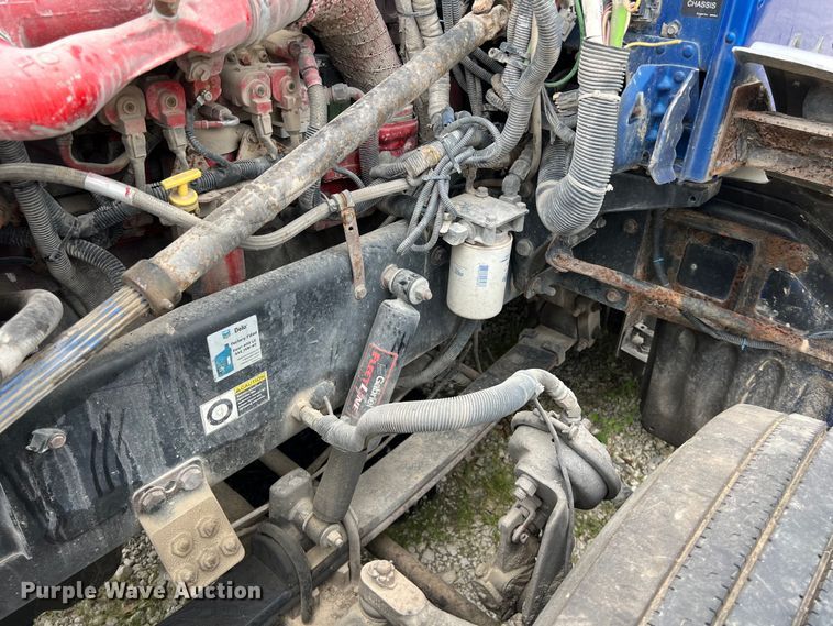 image for item DS3013 2008 Peterbilt  386 semi truck