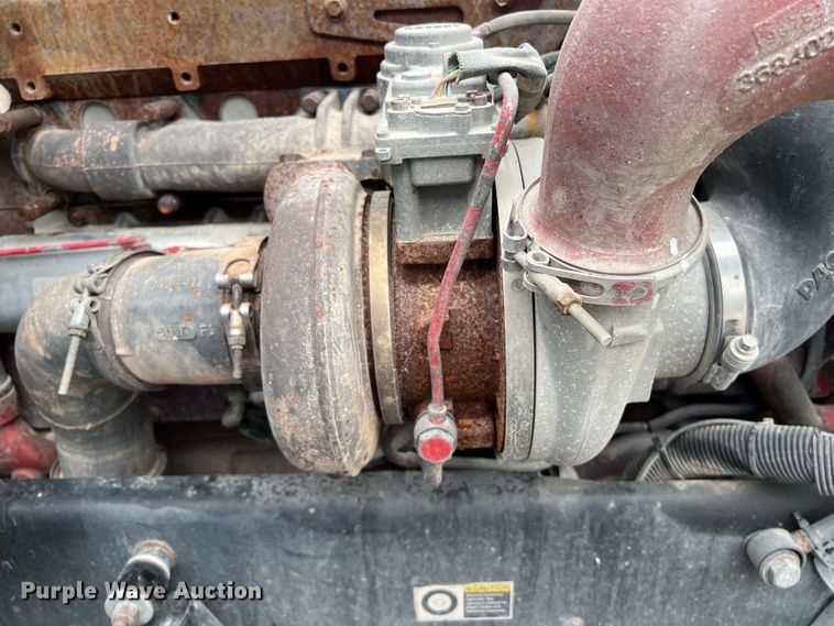 image for item DS3013 2008 Peterbilt  386 semi truck