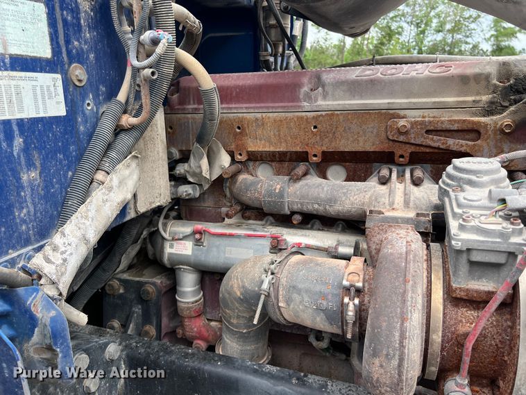 image for item DS3013 2008 Peterbilt  386 semi truck