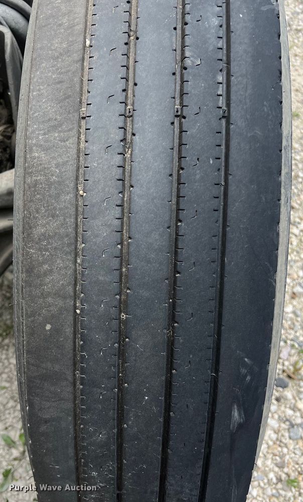 image for item DS3013 2008 Peterbilt  386 semi truck