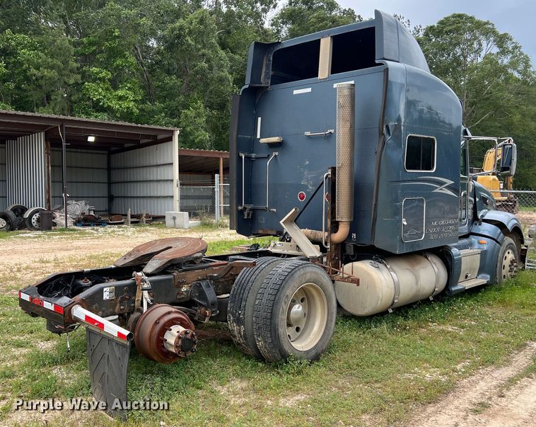 image for item DS3018 2012 Peterbilt  386 semi truck