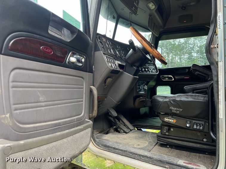 image for item DS3018 2012 Peterbilt  386 semi truck