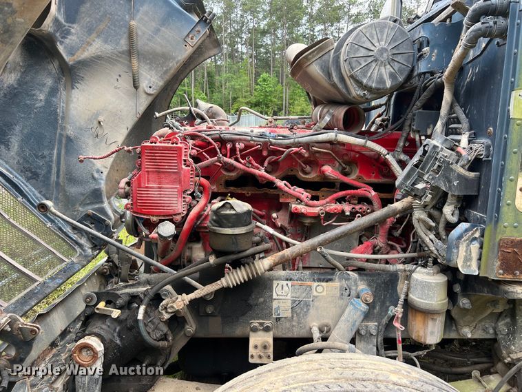 image for item DS3018 2012 Peterbilt  386 semi truck