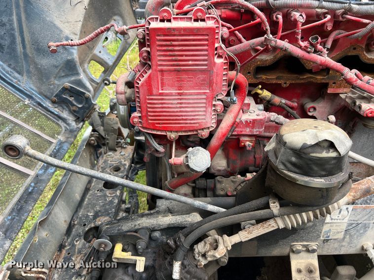 image for item DS3018 2012 Peterbilt  386 semi truck