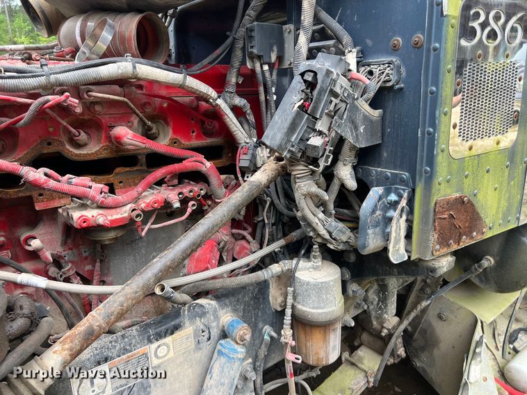 image for item DS3018 2012 Peterbilt  386 semi truck