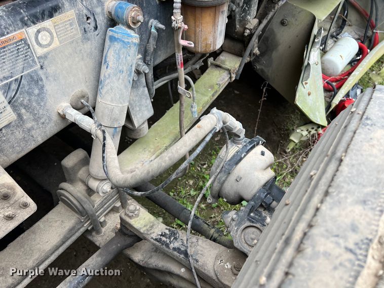 image for item DS3018 2012 Peterbilt  386 semi truck