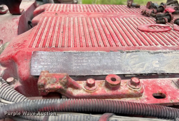 image for item DS3018 2012 Peterbilt  386 semi truck