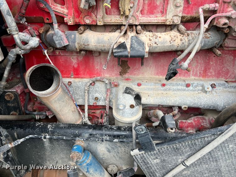 image for item DS3018 2012 Peterbilt  386 semi truck