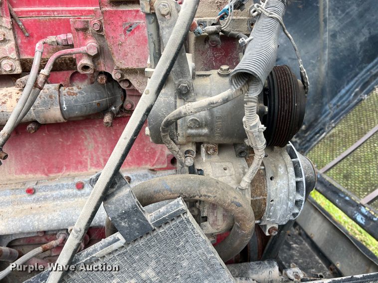 image for item DS3018 2012 Peterbilt  386 semi truck