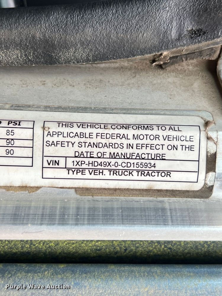 image for item DS3018 2012 Peterbilt  386 semi truck