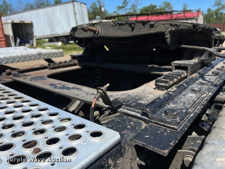 image for item DS3025 2008 Kenworth T800 semi truck