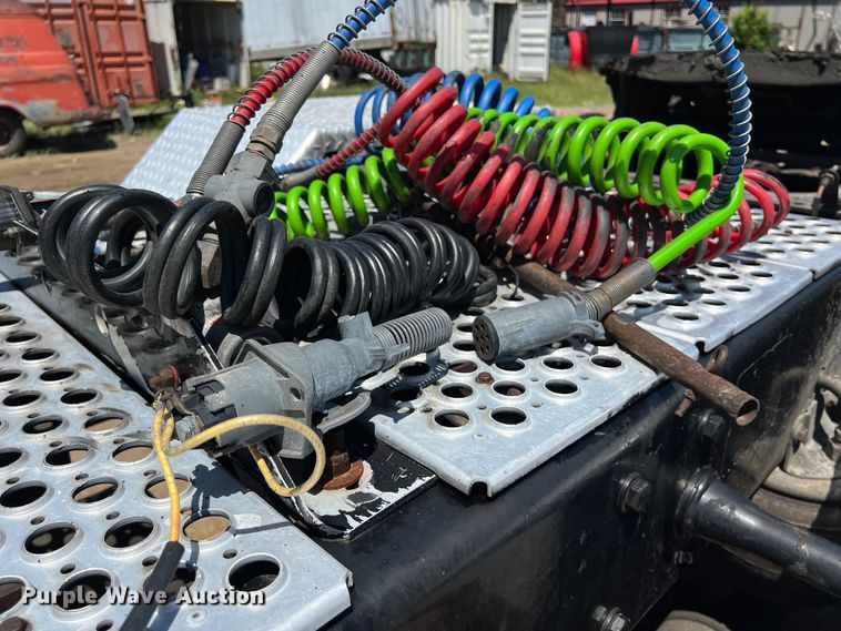 image for item DS3025 2008 Kenworth T800 semi truck